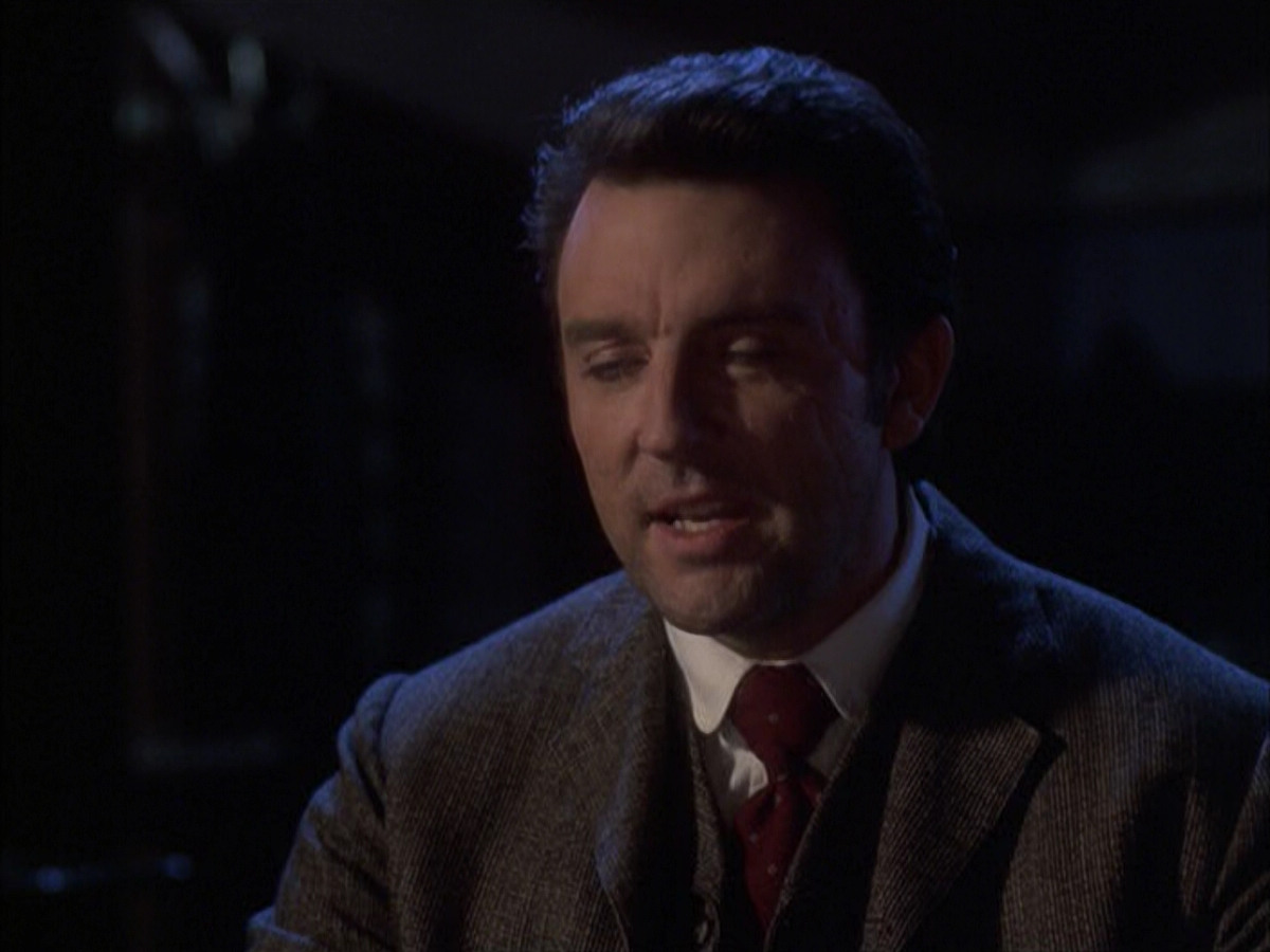 extant_StarTrek_VOY_6x17-SpiritFolk_01668.jpg