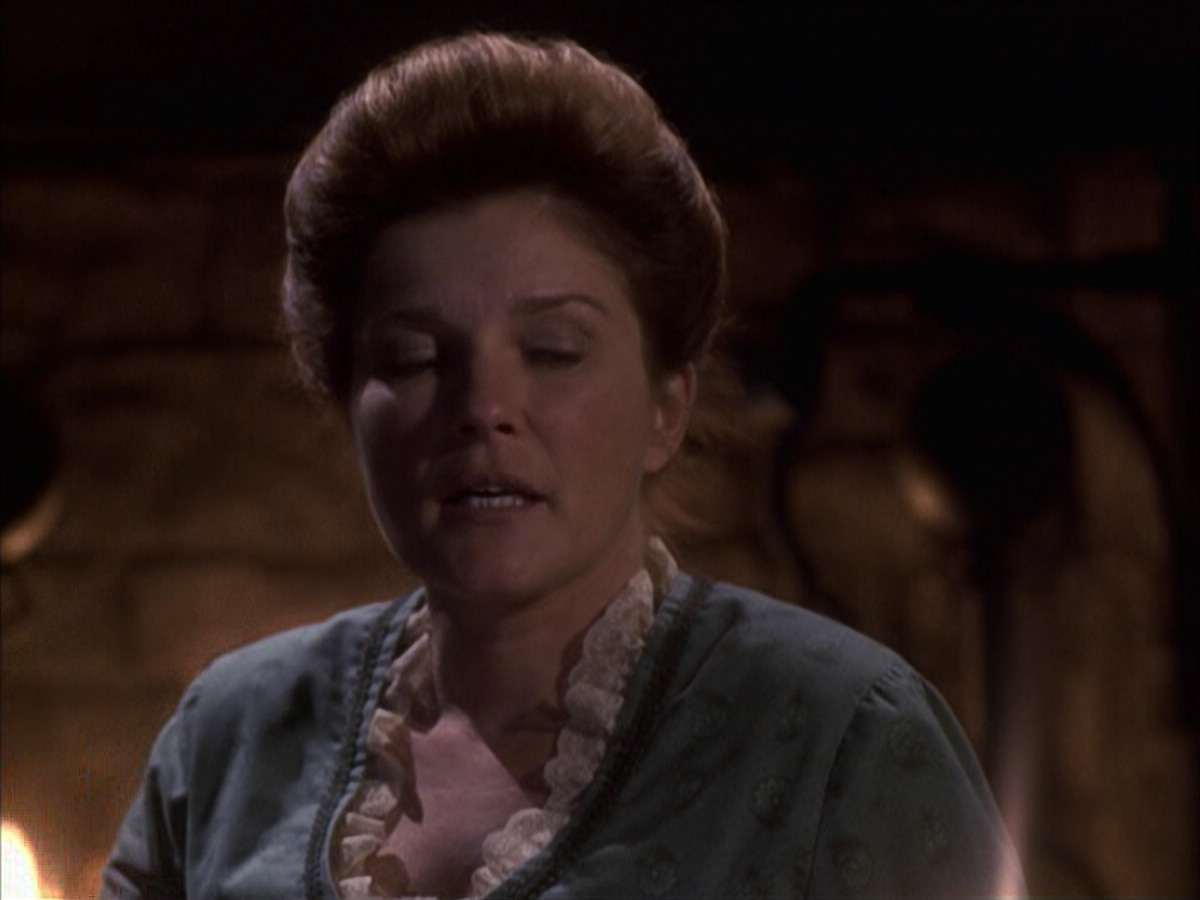 extant_StarTrek_VOY_6x17-SpiritFolk_01674.jpg
