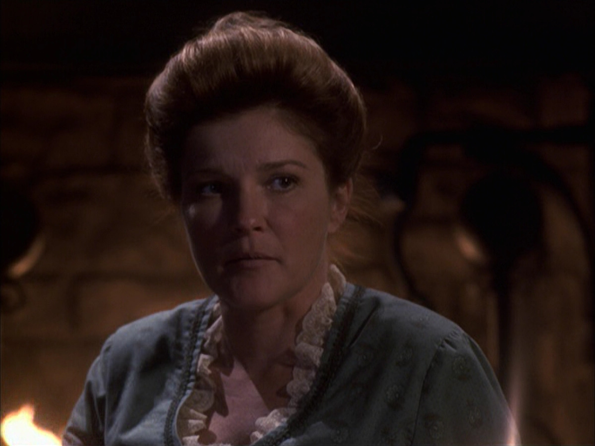 extant_StarTrek_VOY_6x17-SpiritFolk_01684.jpg