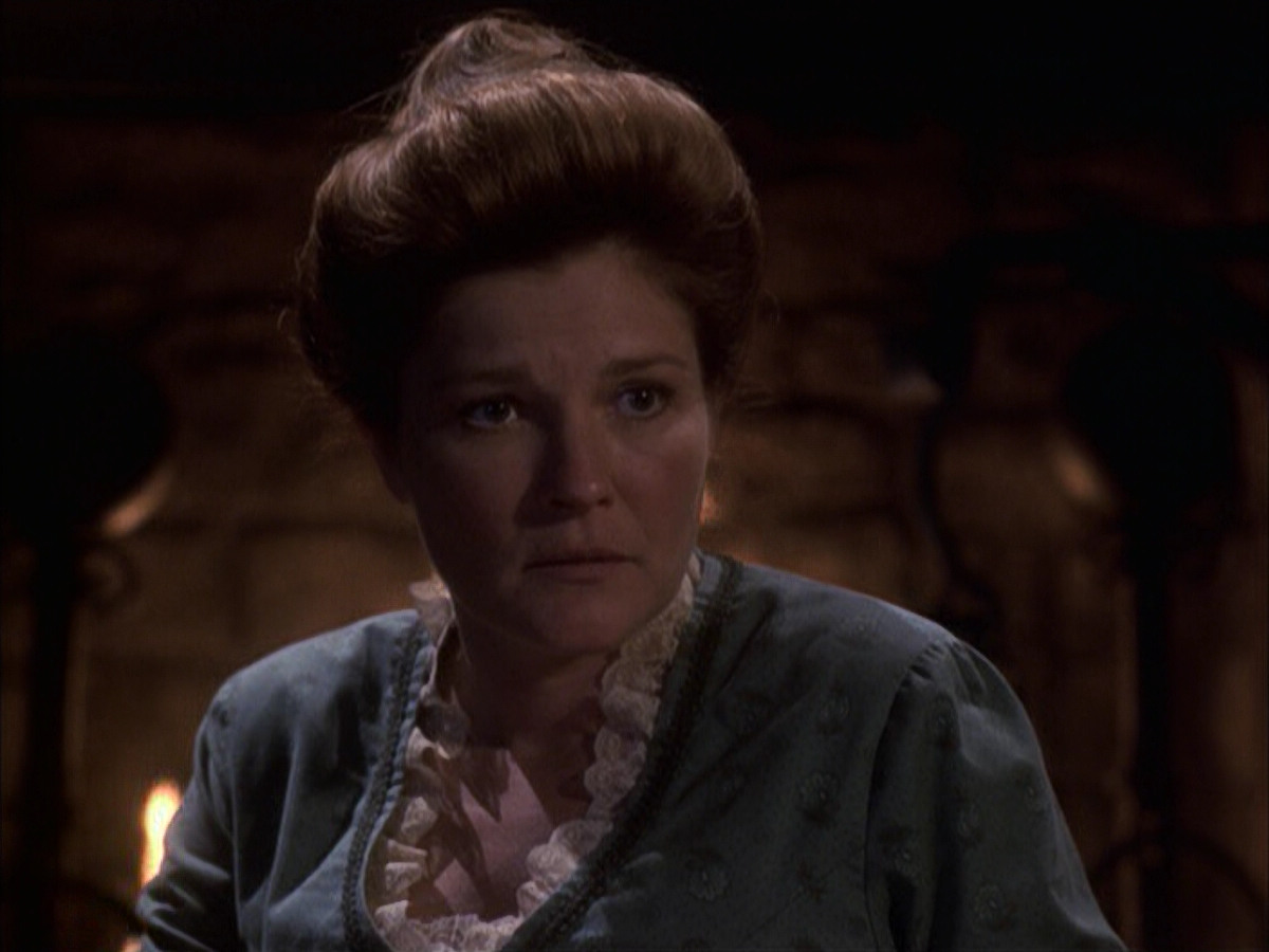 extant_StarTrek_VOY_6x17-SpiritFolk_01696.jpg