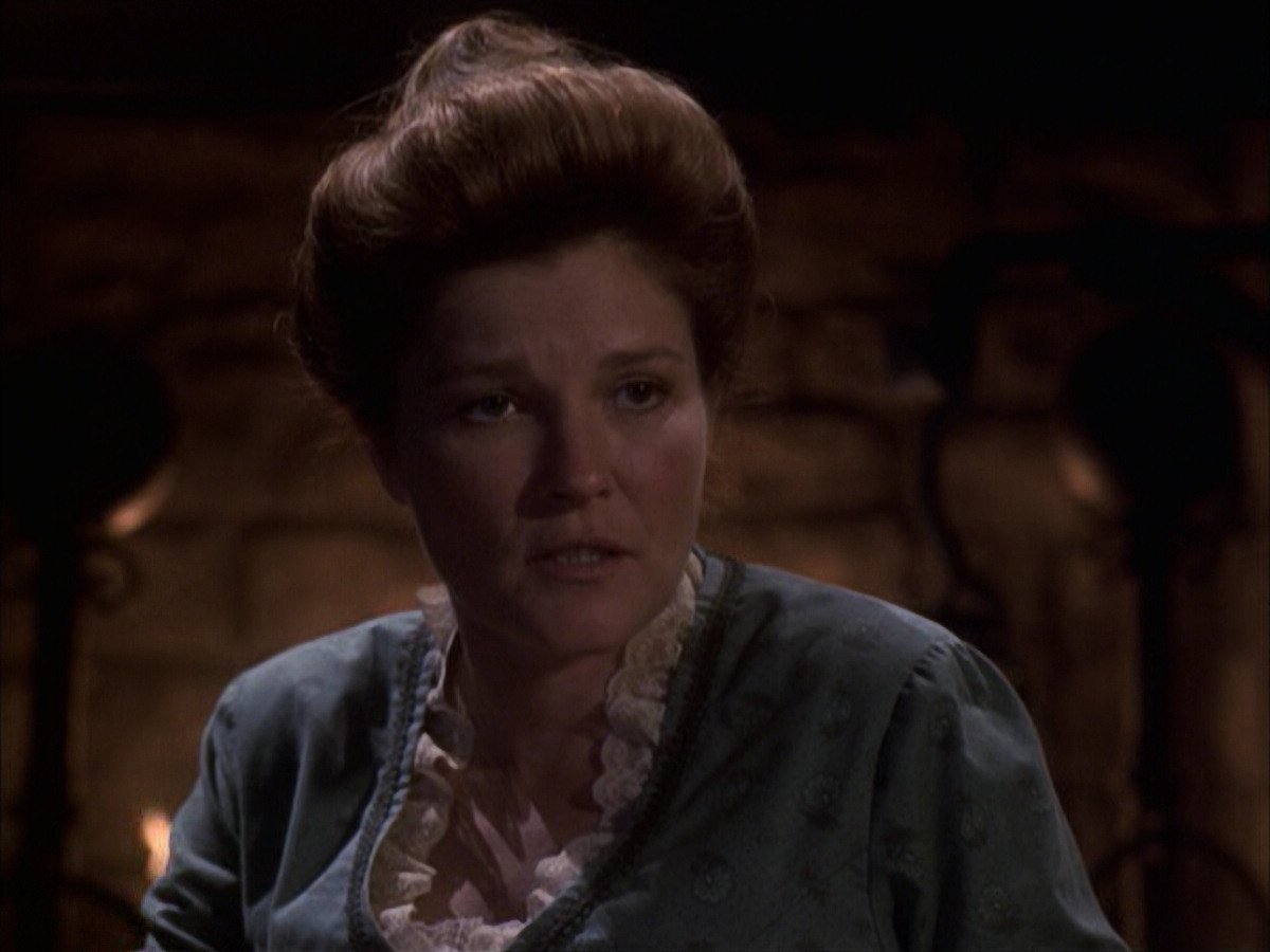 extant_StarTrek_VOY_6x17-SpiritFolk_01700.jpg