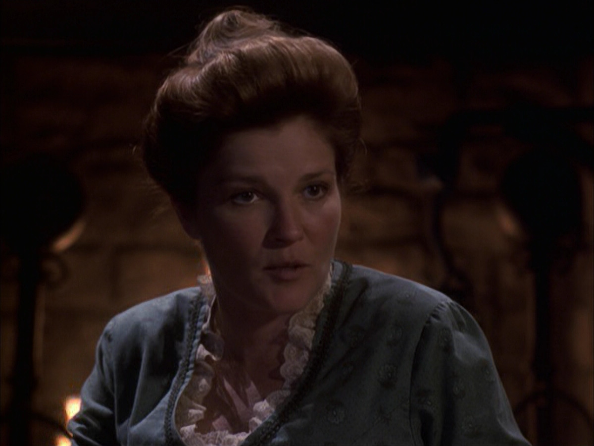 extant_StarTrek_VOY_6x17-SpiritFolk_01711.jpg