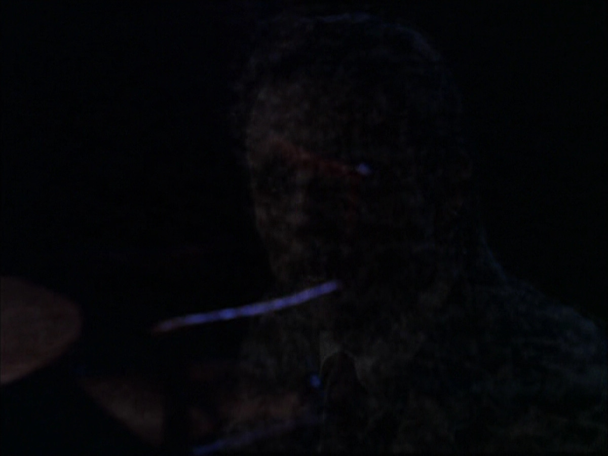 extant_StarTrek_VOY_6x17-SpiritFolk_01748.jpg