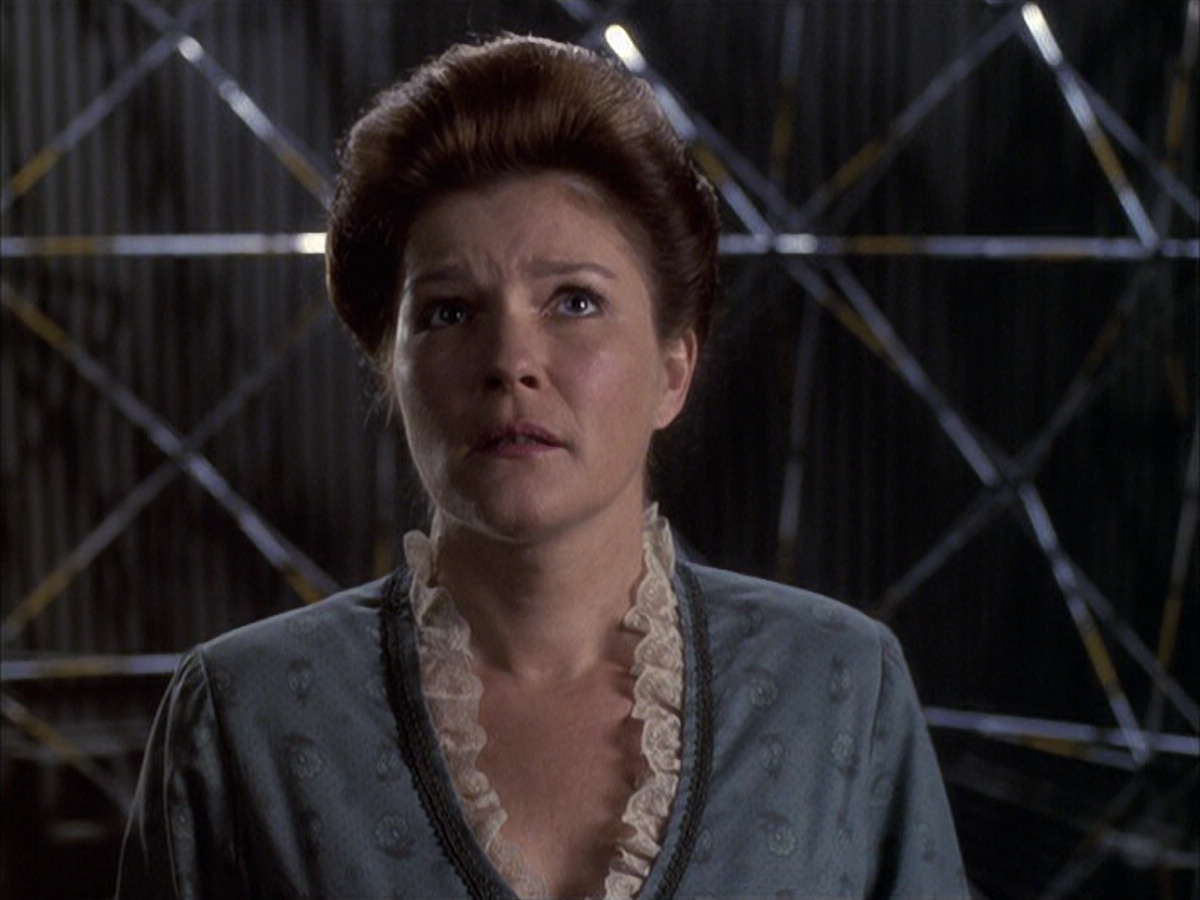 extant_StarTrek_VOY_6x17-SpiritFolk_01752.jpg
