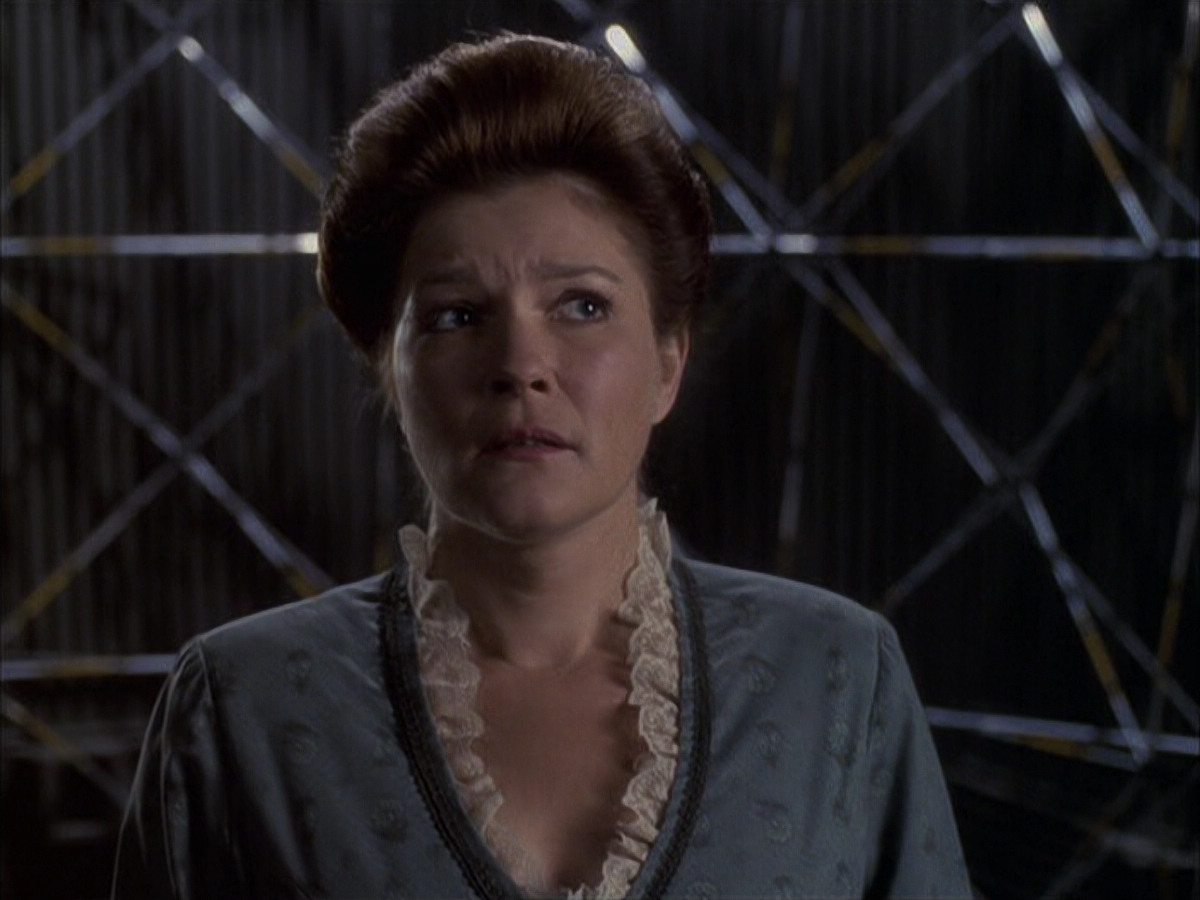 extant_StarTrek_VOY_6x17-SpiritFolk_01753.jpg