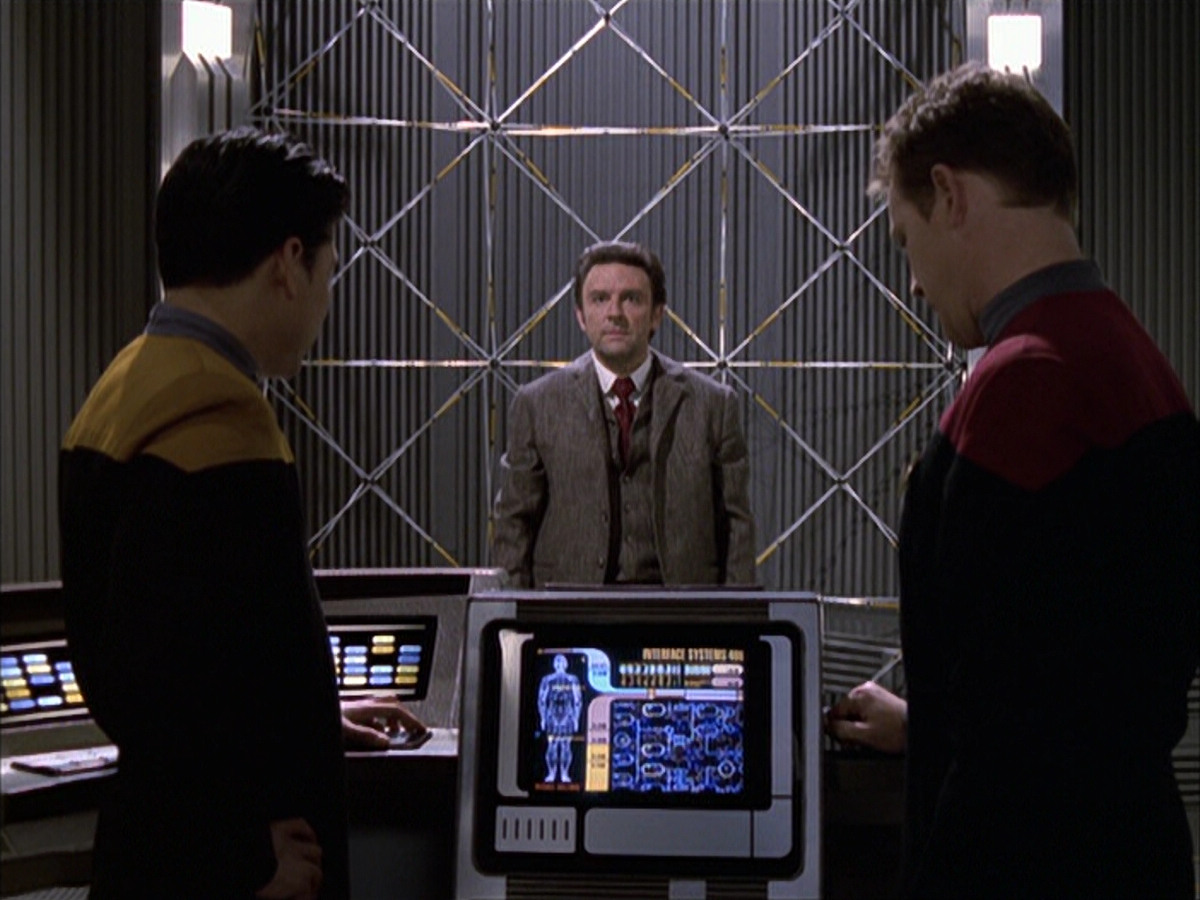 extant_StarTrek_VOY_6x17-SpiritFolk_01821.jpg