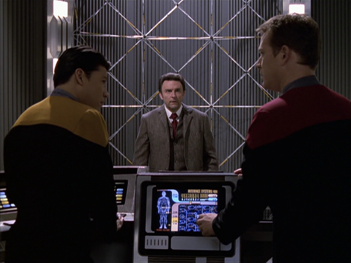 extant_StarTrek_VOY_6x17-SpiritFolk_01830.jpg