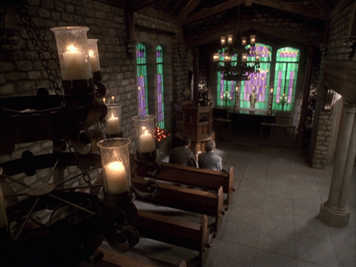 extant_StarTrek_VOY_6x17-SpiritFolk_02058.jpg