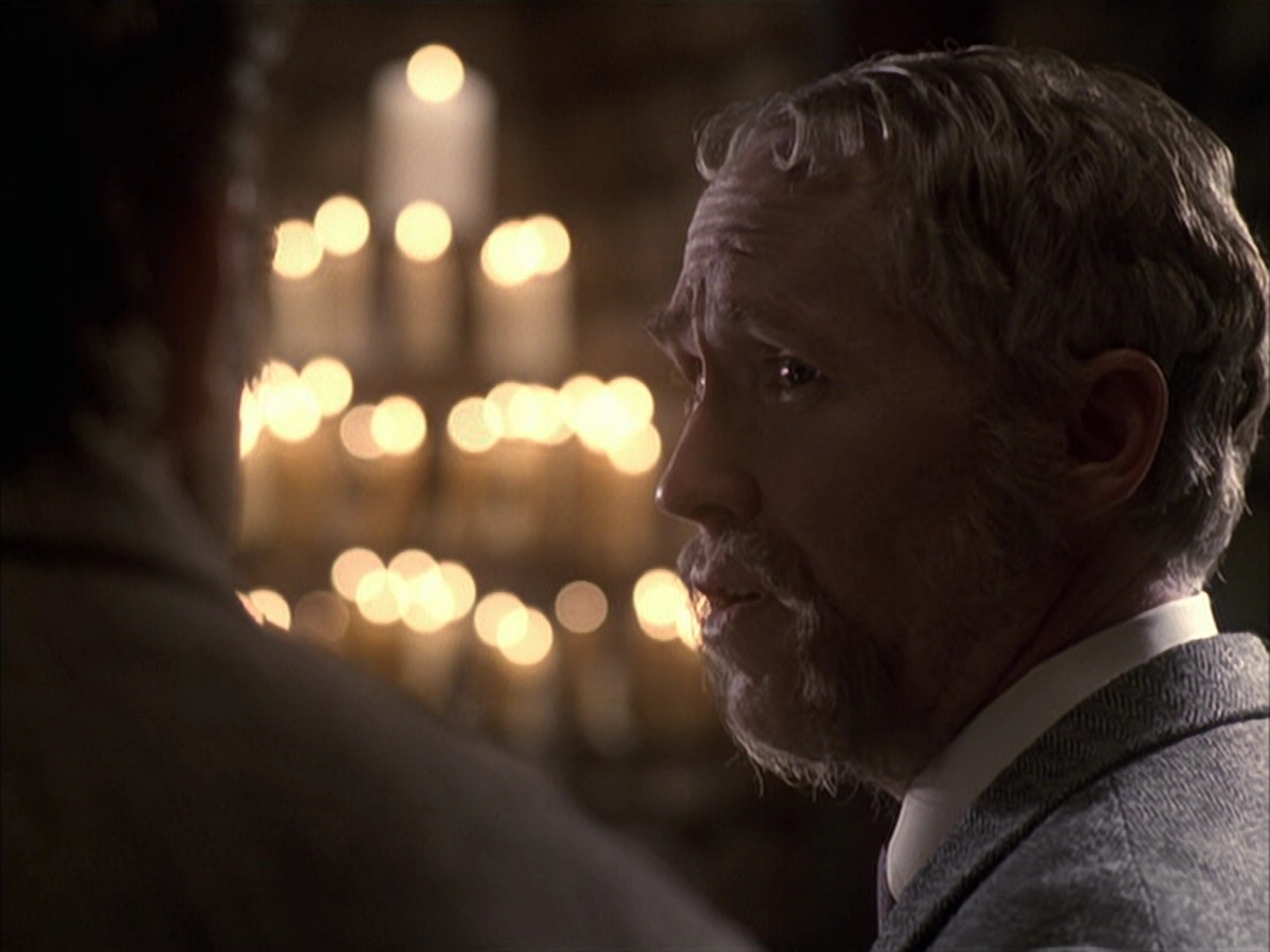 extant_StarTrek_VOY_6x17-SpiritFolk_02073.jpg