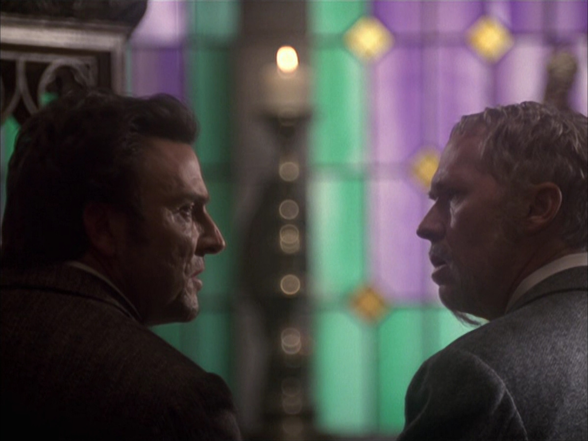 extant_StarTrek_VOY_6x17-SpiritFolk_02124.jpg