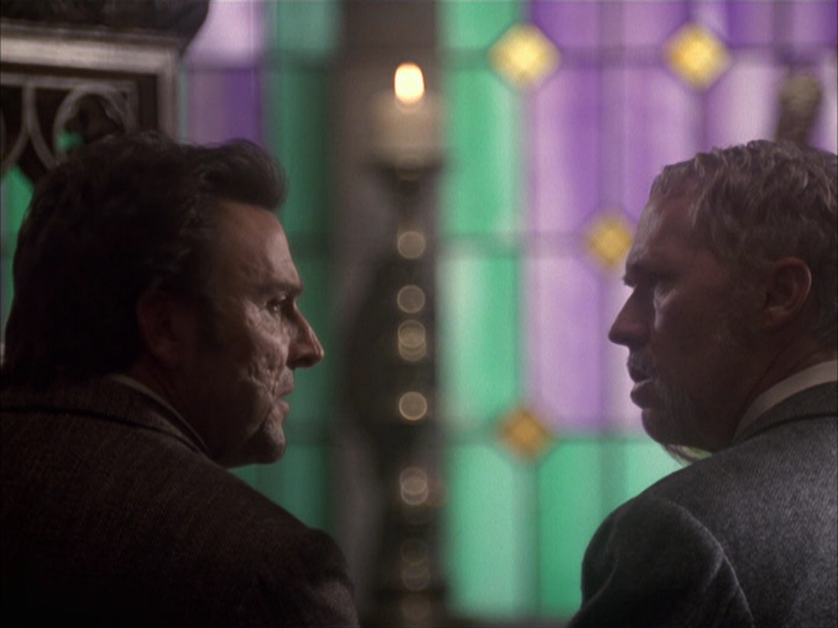 extant_StarTrek_VOY_6x17-SpiritFolk_02128.jpg