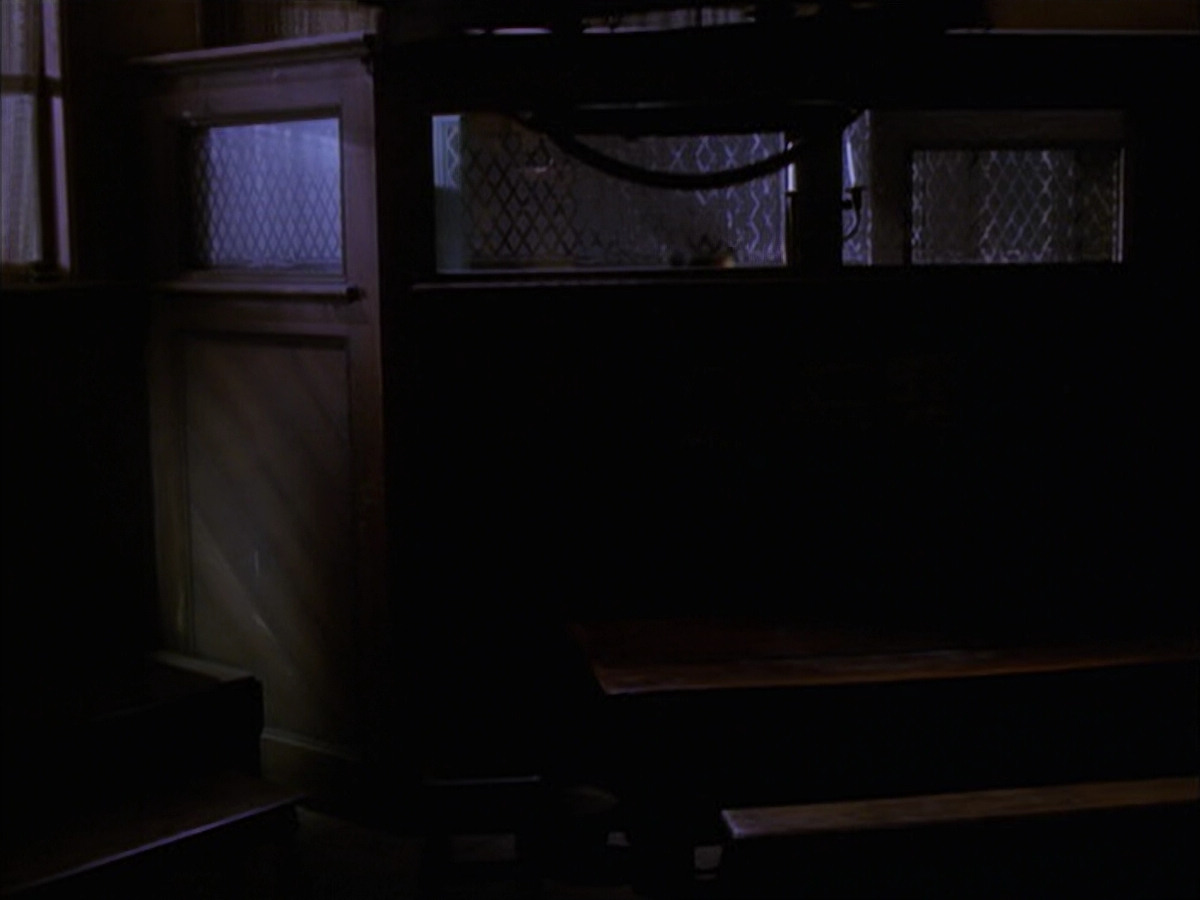 extant_StarTrek_VOY_6x17-SpiritFolk_02169.jpg