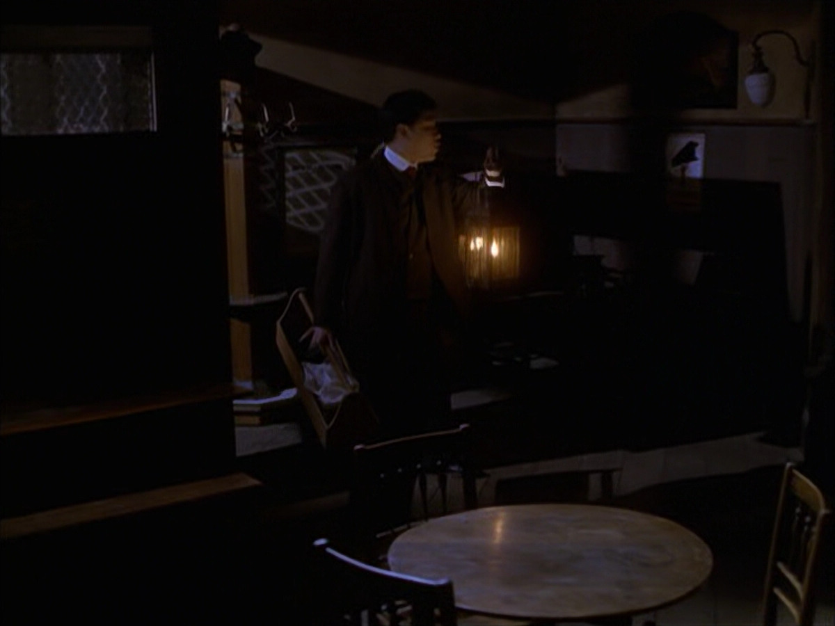 extant_StarTrek_VOY_6x17-SpiritFolk_02175.jpg
