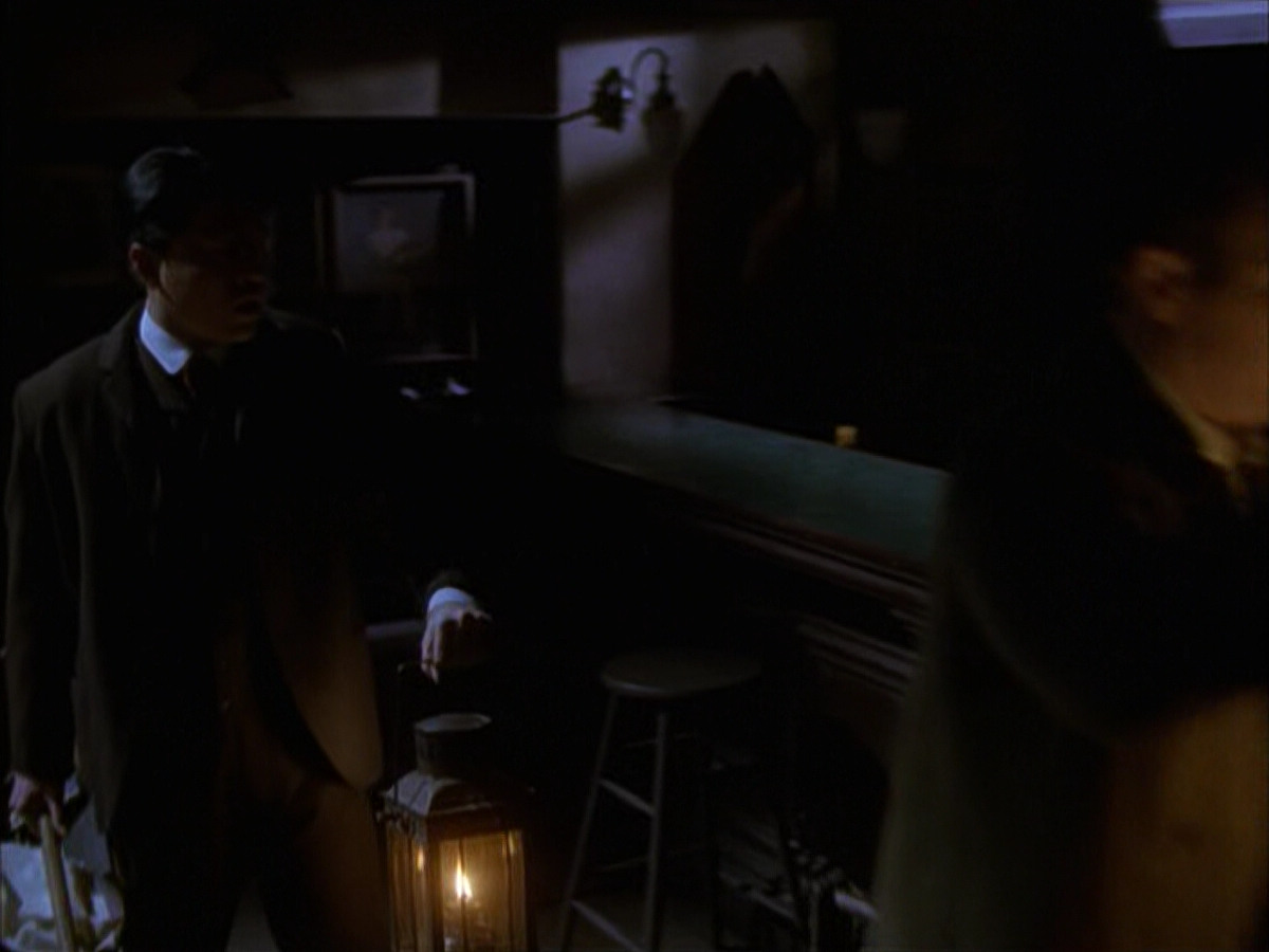 extant_StarTrek_VOY_6x17-SpiritFolk_02180.jpg