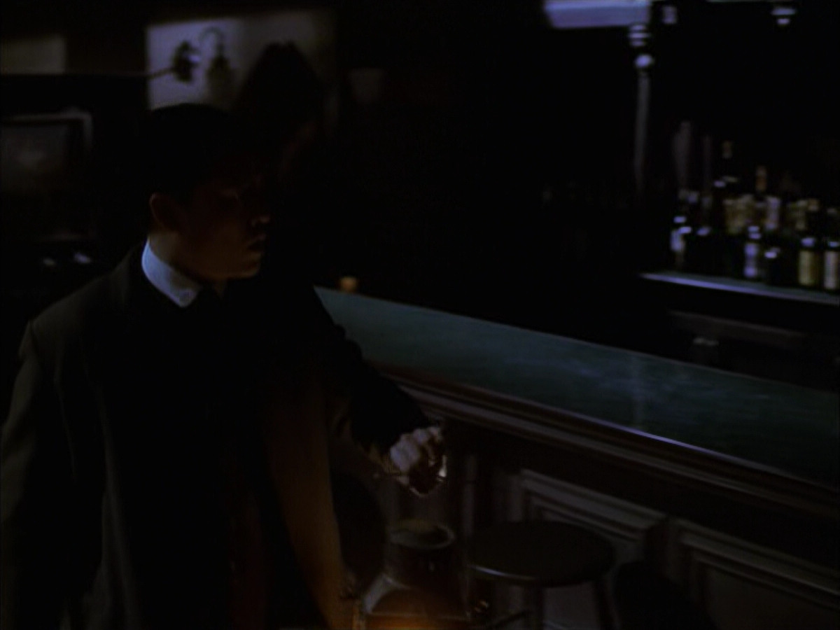 extant_StarTrek_VOY_6x17-SpiritFolk_02181.jpg