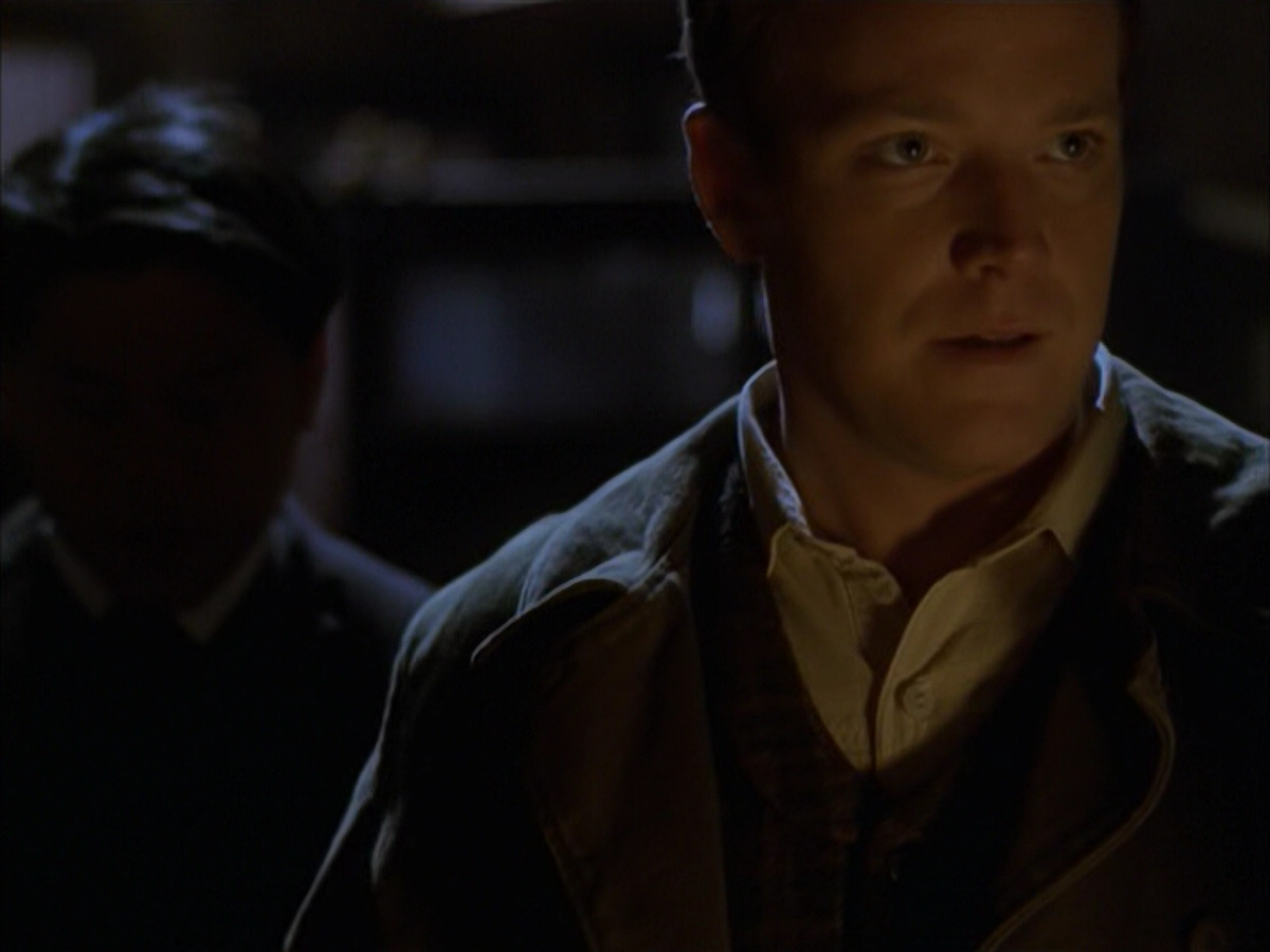 extant_StarTrek_VOY_6x17-SpiritFolk_02194.jpg