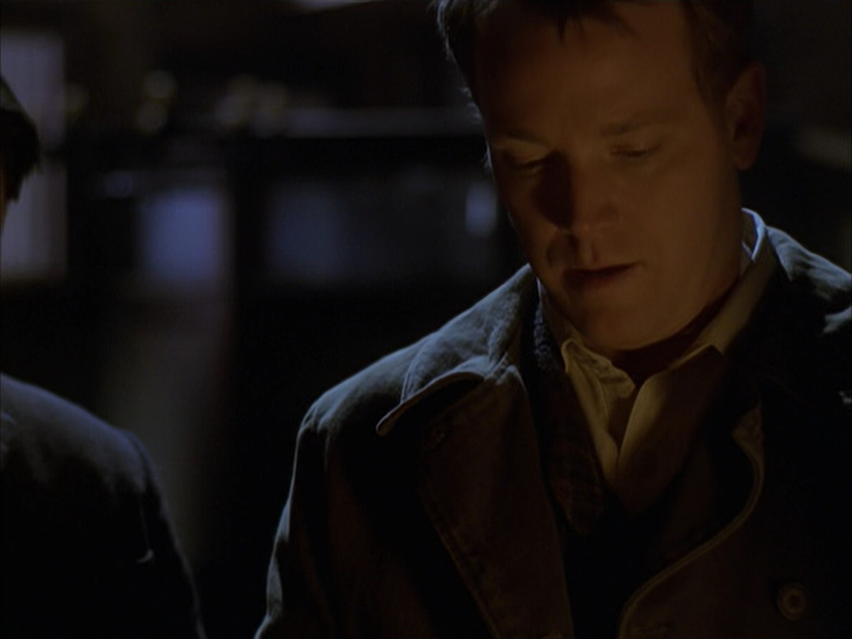 extant_StarTrek_VOY_6x17-SpiritFolk_02195.jpg