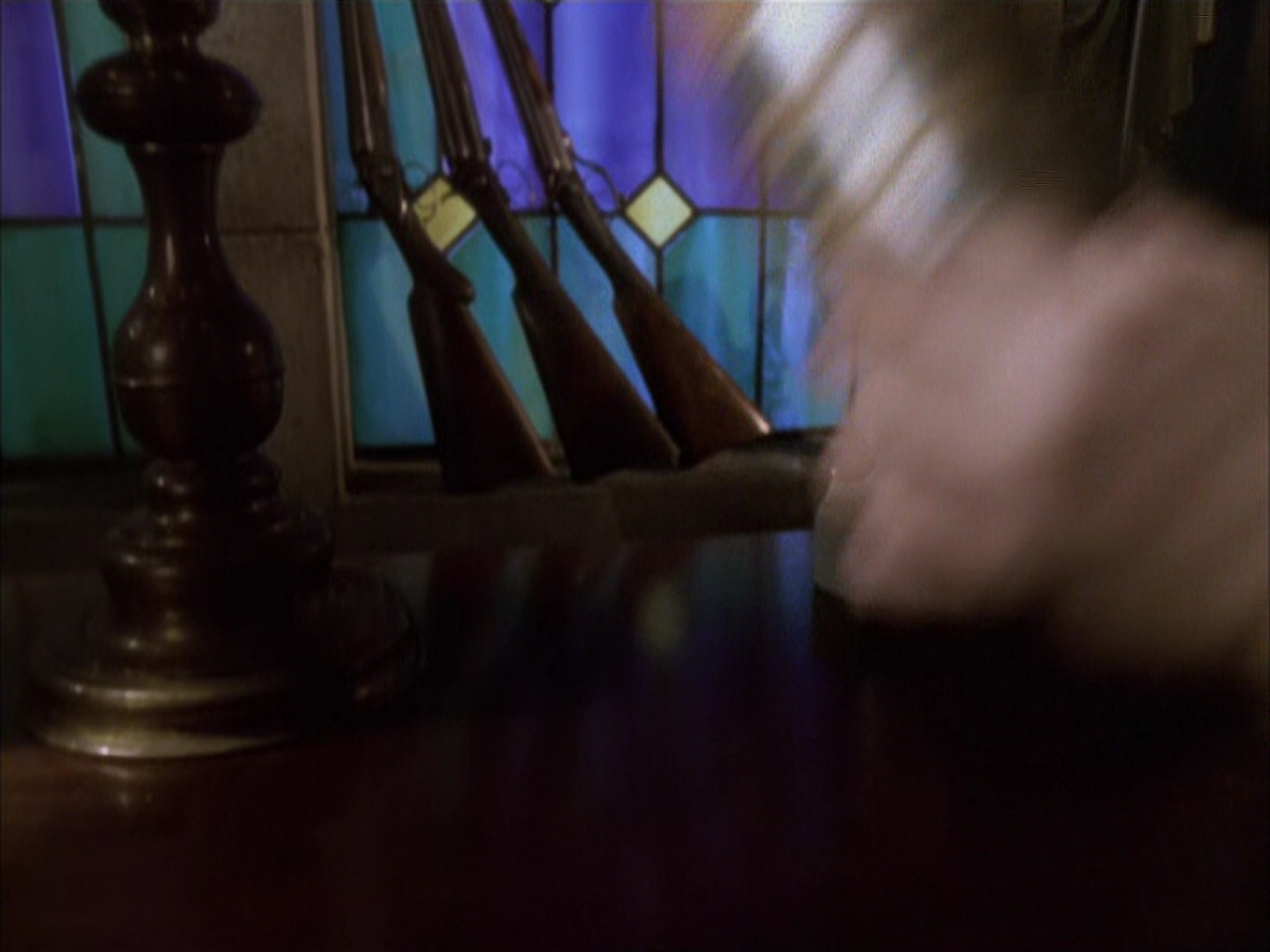 extant_StarTrek_VOY_6x17-SpiritFolk_02205.jpg