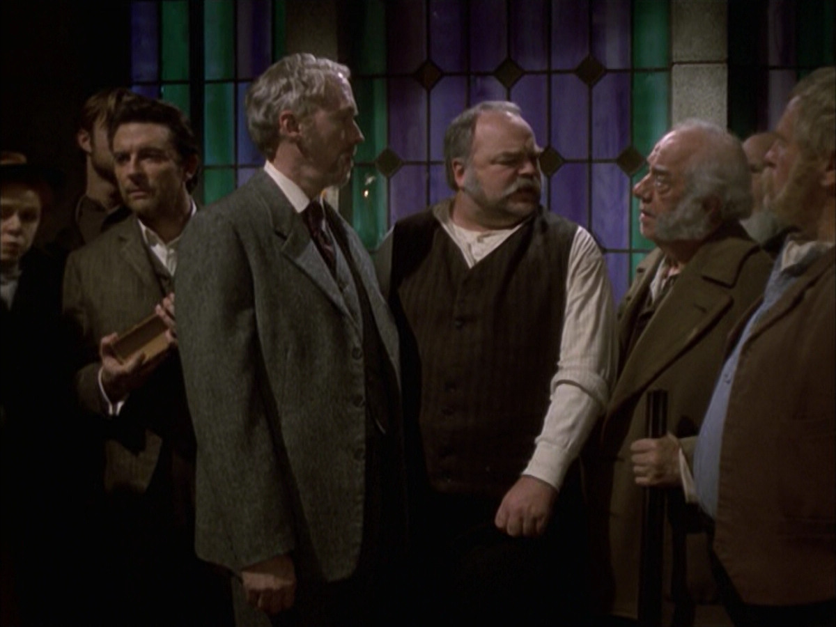extant_StarTrek_VOY_6x17-SpiritFolk_02302.jpg
