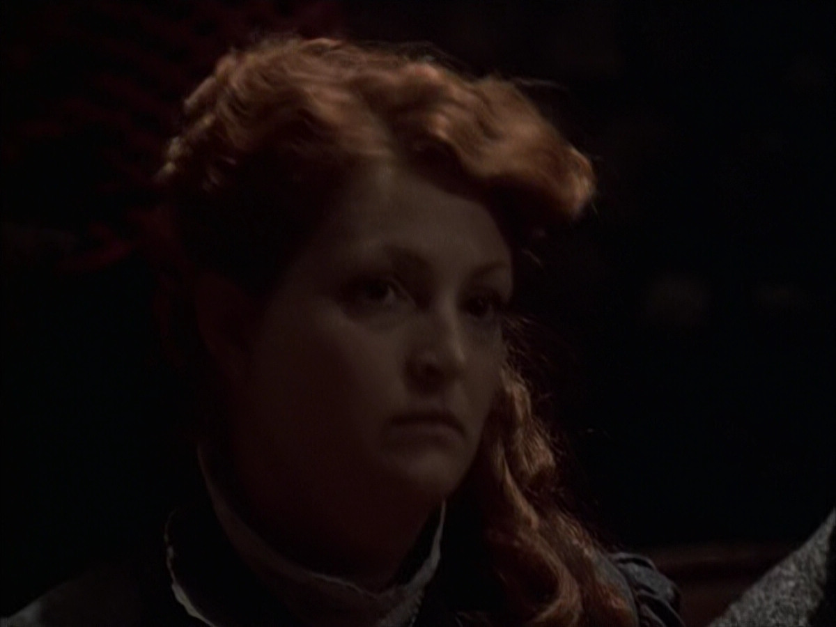 extant_StarTrek_VOY_6x17-SpiritFolk_02311.jpg