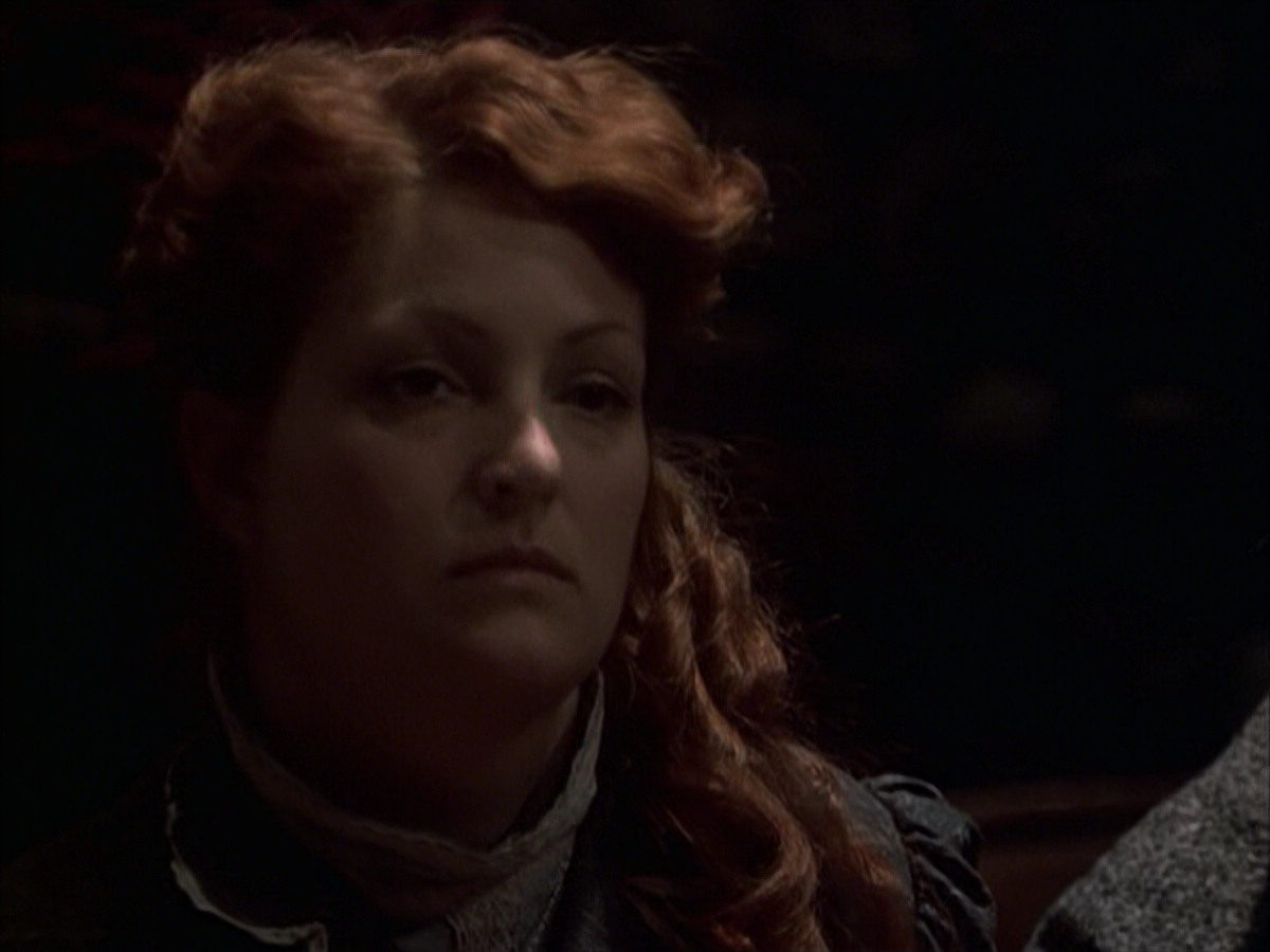 extant_StarTrek_VOY_6x17-SpiritFolk_02312.jpg