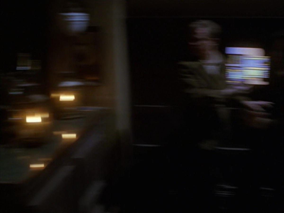 extant_StarTrek_VOY_6x17-SpiritFolk_02361.jpg