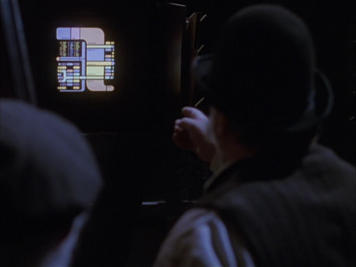 extant_StarTrek_VOY_6x17-SpiritFolk_02381.jpg