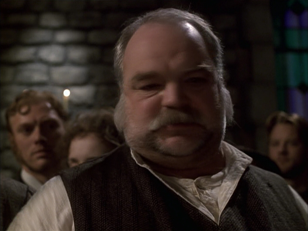 extant_StarTrek_VOY_6x17-SpiritFolk_02837.jpg