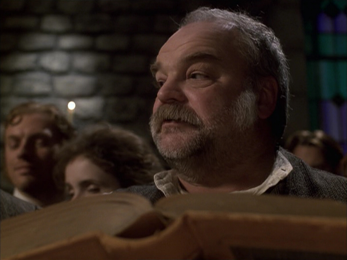 extant_StarTrek_VOY_6x17-SpiritFolk_02846.jpg