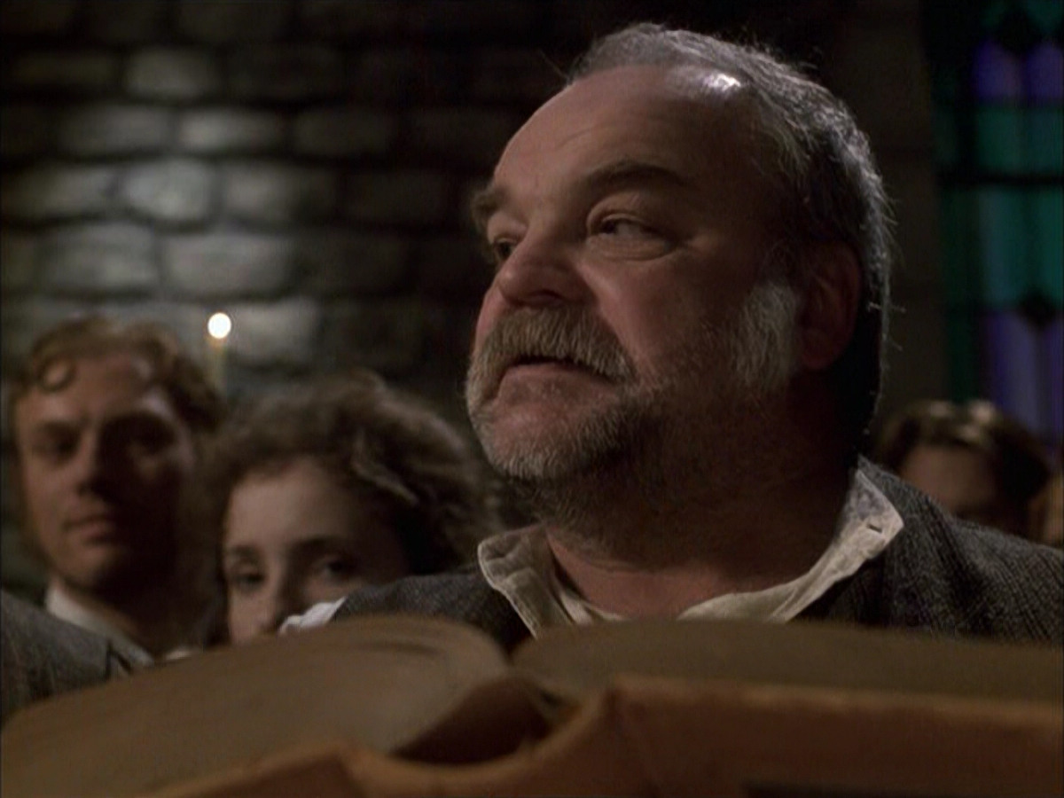 extant_StarTrek_VOY_6x17-SpiritFolk_02847.jpg