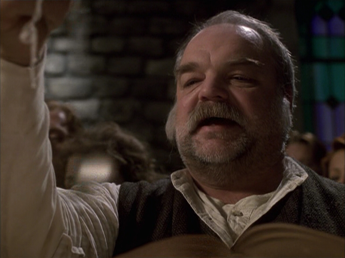 extant_StarTrek_VOY_6x17-SpiritFolk_02859.jpg