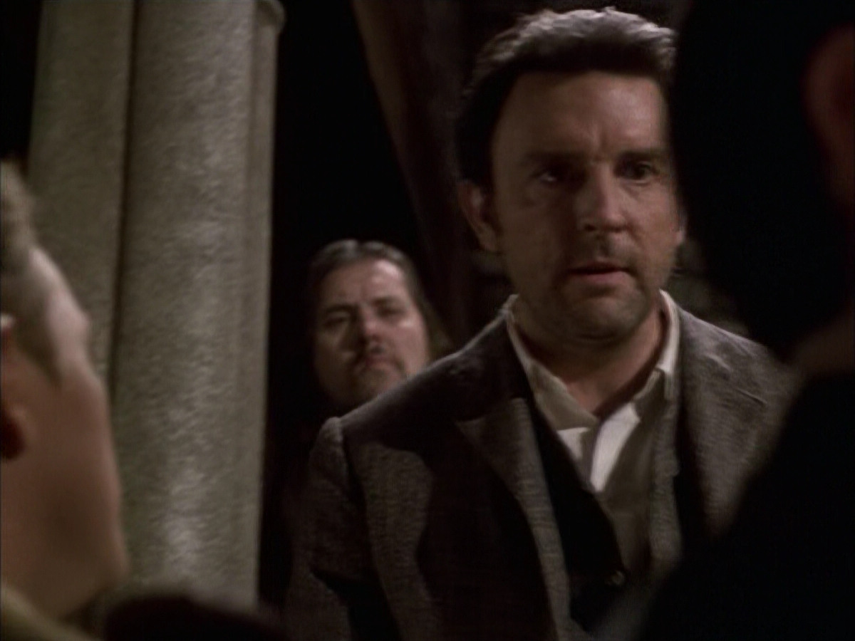 extant_StarTrek_VOY_6x17-SpiritFolk_02970.jpg