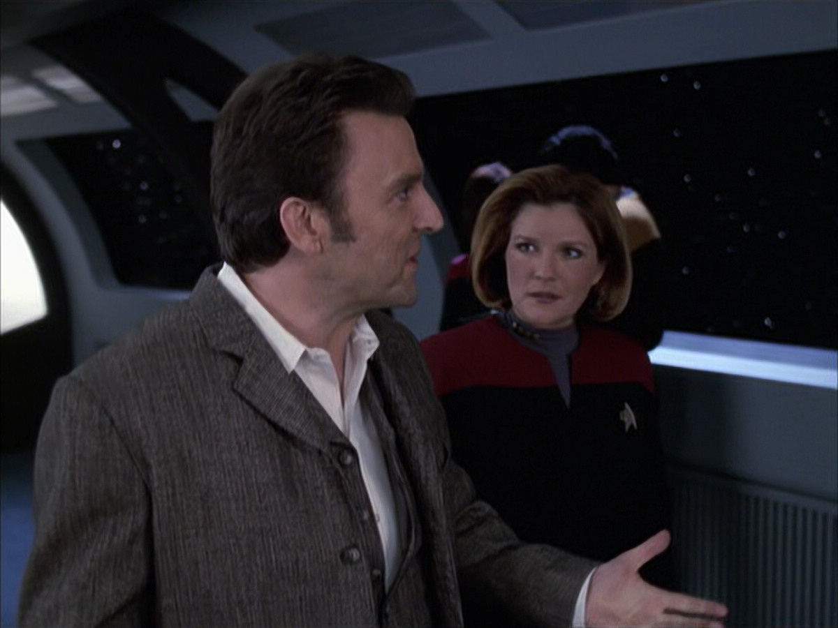 extant_StarTrek_VOY_6x17-SpiritFolk_03132.jpg