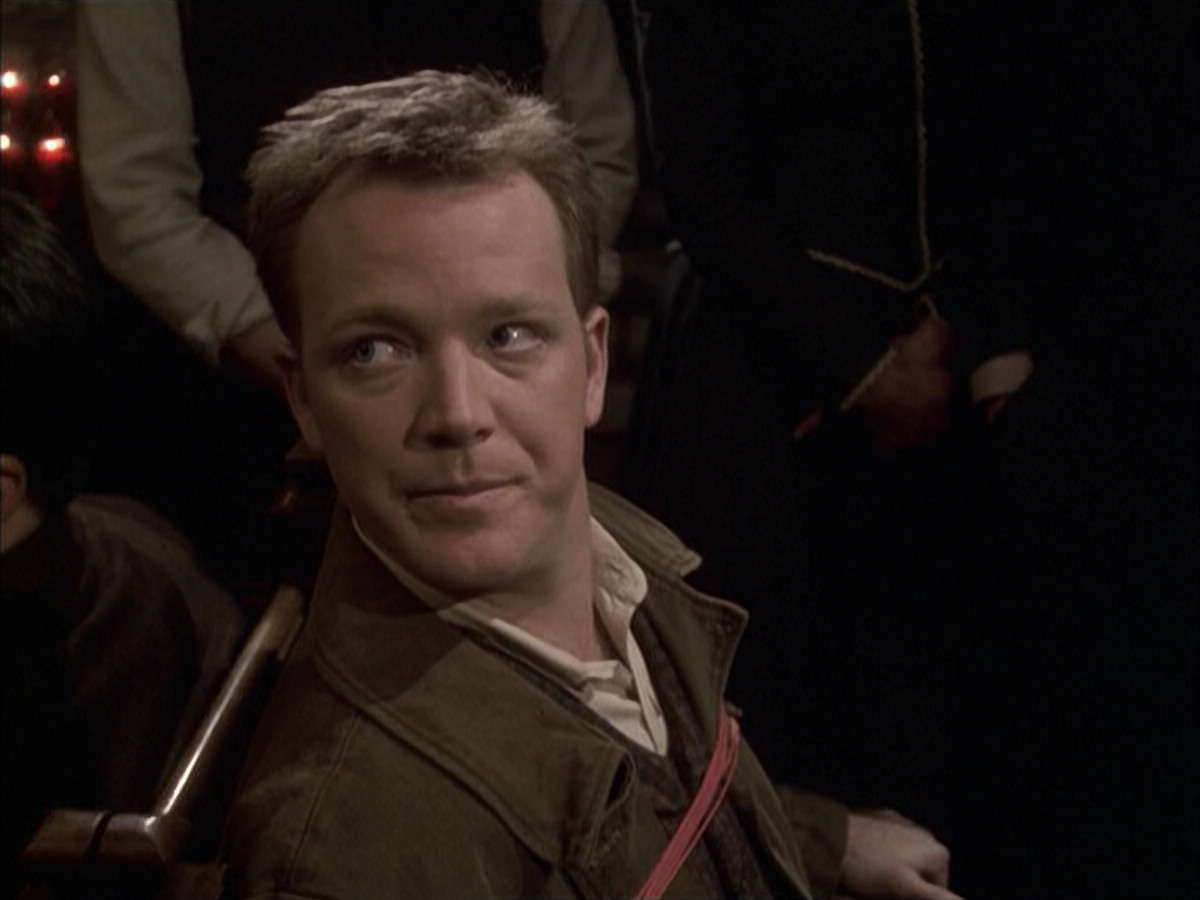 extant_StarTrek_VOY_6x17-SpiritFolk_03366.jpg