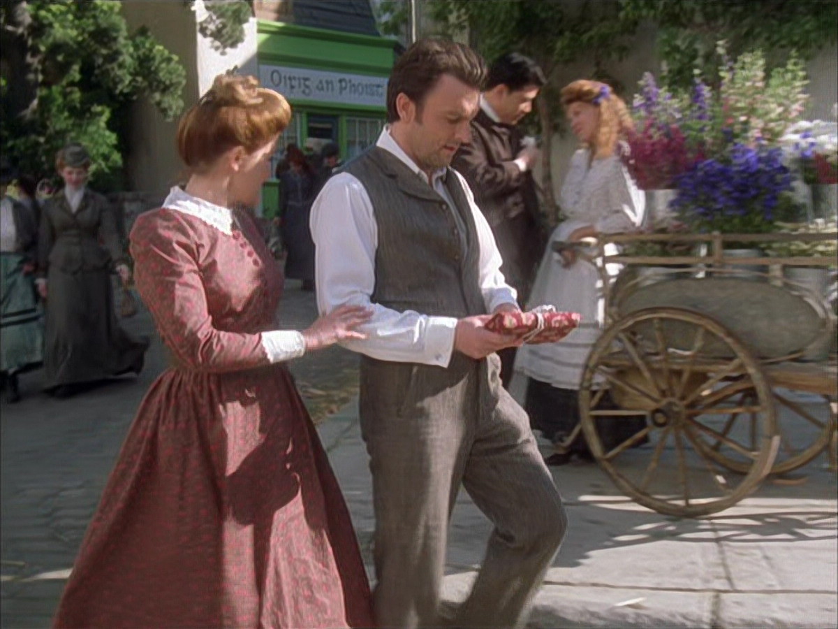 extant_StarTrek_VOY_6x17-SpiritFolk_03577.jpg