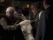 extant_StarTrek_VOY_6x17-SpiritFolk_01178.jpg