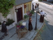 extant_StarTrek_VOY_6x17-SpiritFolk_01195.jpg
