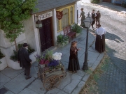 extant_StarTrek_VOY_6x17-SpiritFolk_01196.jpg