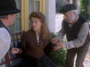 extant_StarTrek_VOY_6x17-SpiritFolk_01220.jpg