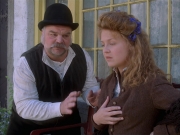 extant_StarTrek_VOY_6x17-SpiritFolk_01251.jpg