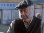 extant_StarTrek_VOY_6x17-SpiritFolk_01294.jpg