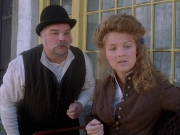 extant_StarTrek_VOY_6x17-SpiritFolk_01302.jpg