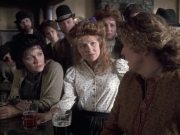 extant_StarTrek_VOY_6x17-SpiritFolk_01350.jpg