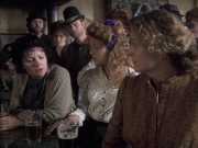 extant_StarTrek_VOY_6x17-SpiritFolk_01376.jpg