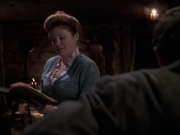 extant_StarTrek_VOY_6x17-SpiritFolk_01532.jpg