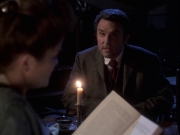 extant_StarTrek_VOY_6x17-SpiritFolk_01546.jpg