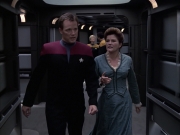 extant_StarTrek_VOY_6x17-SpiritFolk_01760.jpg