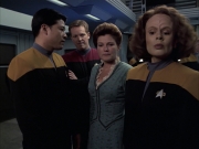Filename=extant_StarTrek_VOY_6x17-SpiritFolk_01798.jpg
Filesize=161KiB
Dimensions=1200x900
Date added=Jan 02, 2020 extant_StarTrek_VOY_6x17-SpiritFolk_01798.jpg
