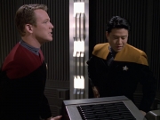 extant_StarTrek_VOY_6x17-SpiritFolk_01816.jpg