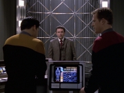 extant_StarTrek_VOY_6x17-SpiritFolk_01832.jpg